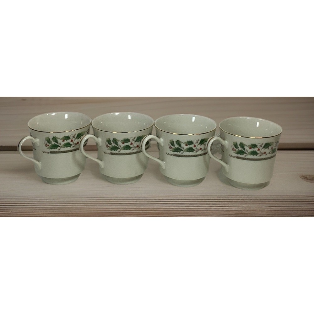 Royal‎ Limited Holly Holiday Set of 4 Coffee Mugs Christmas Cups Japan 🎄 - Picture 3 of 4